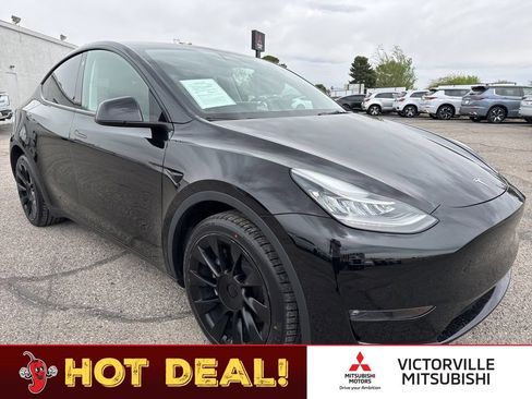 Used 2022 Tesla Model Y Long Range image 1