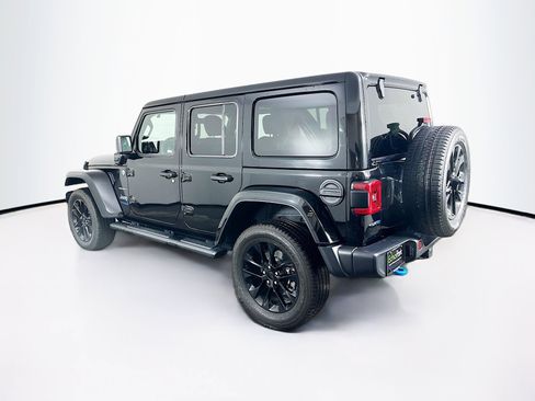 Used 2022 Jeep Wrangler Sahara w/ Cold Weather Group image 5