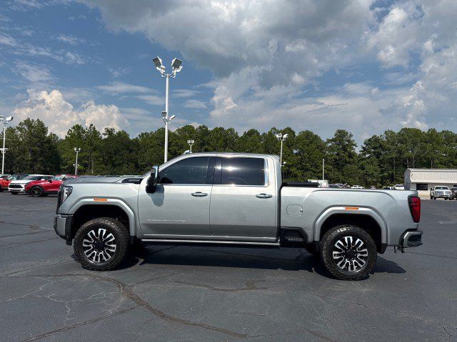 Used 2025 GMC Sierra 2500 Denali Ultimate AWD/4WD image 8