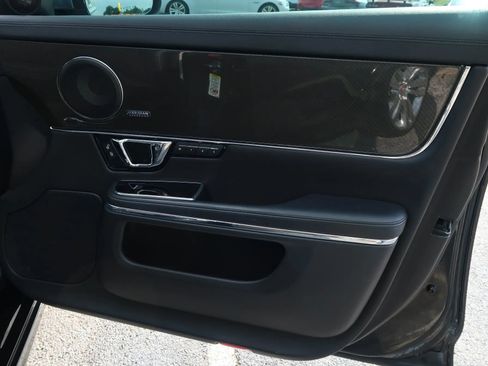 Used 2016 Jaguar XJ R-Sport image 53