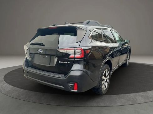 Used 2020 Subaru Outback Premium image 5