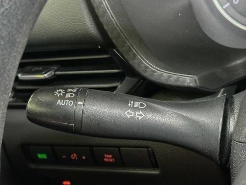Used 2024 Nissan Sentra SV FWD image 29
