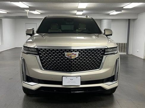 Used 2024 Cadillac Escalade Premium Luxury w/ Performance Package image 8