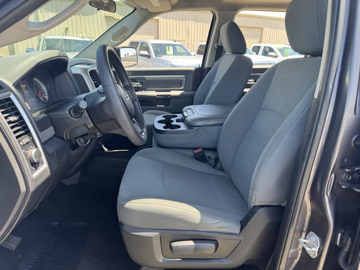 Used 2017 RAM 1500 Classic SLT AWD/4WD image 21