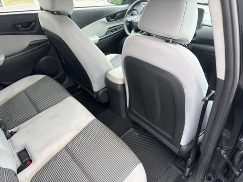 Used 2022 Hyundai Kona SE w/ Cargo Package FWD image 17