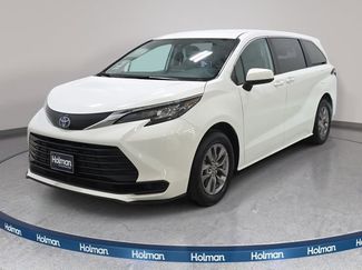 Used 2024 Toyota Sienna LE video 1