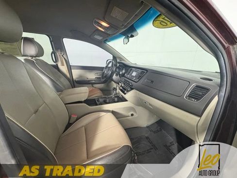 Used 2016 Kia Sedona LX w/ LX Essentials Premium Package FWD image 8