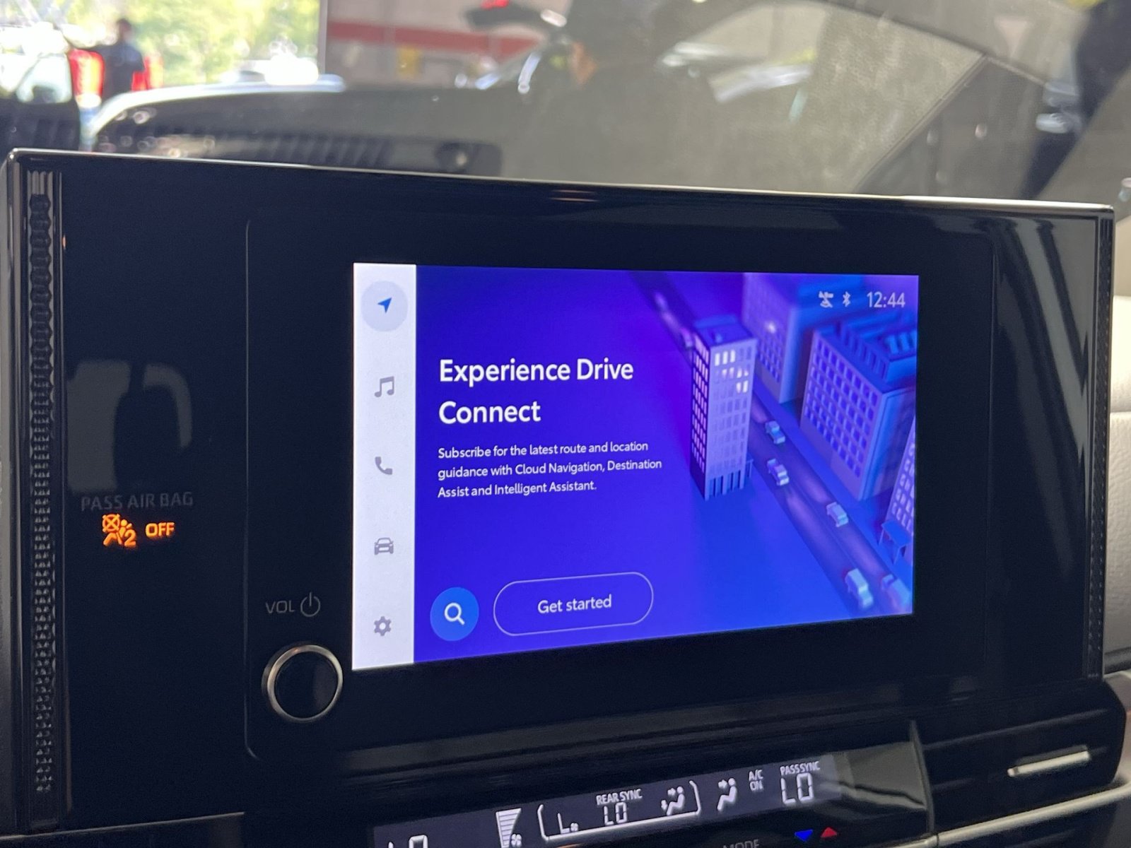 Used 2025 Toyota Sienna LE FWD image 20