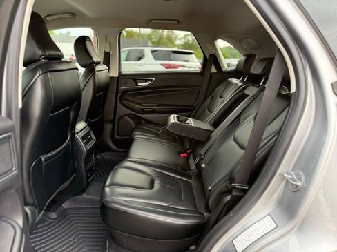 Used 2022 Ford Edge Titanium AWD/4WD image 14