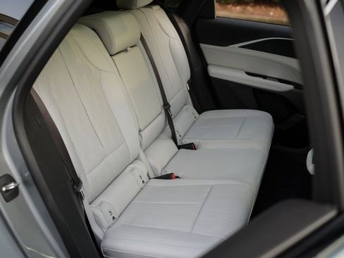 Used 2024 Cadillac Lyriq Luxury image 23