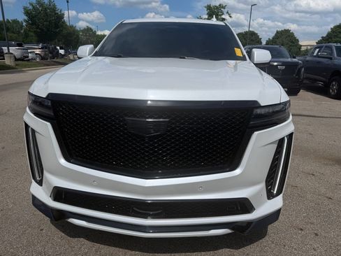 Used 2024 Cadillac Escalade V AWD/4WD image 2