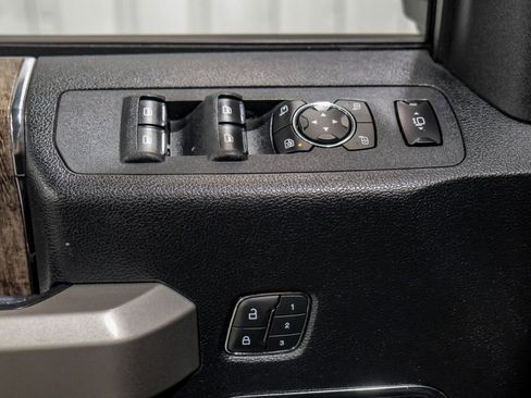 Used 2019 Ford F250 Lariat w/ Lariat Ultimate Package AWD/4WD image 44