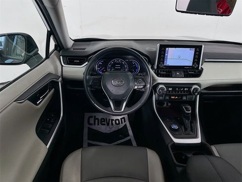 Used 2019 Toyota RAV4 Limited image 24