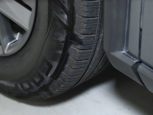 Used 2024 Nissan Rogue S AWD/4WD image 36