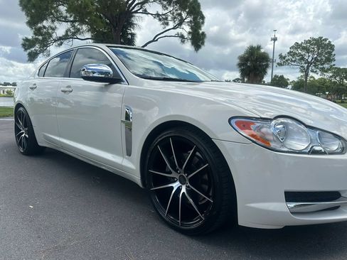 Used 2009 Jaguar XF Luxury RWD image 4