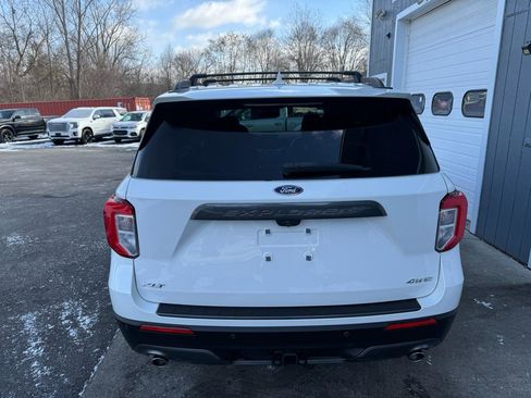 Used 2022 Ford Explorer XLT w/ Equipment Group 202A image 5