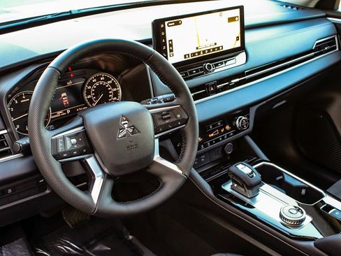 New 2026 Mitsubishi Outlander Trail Edition image 15