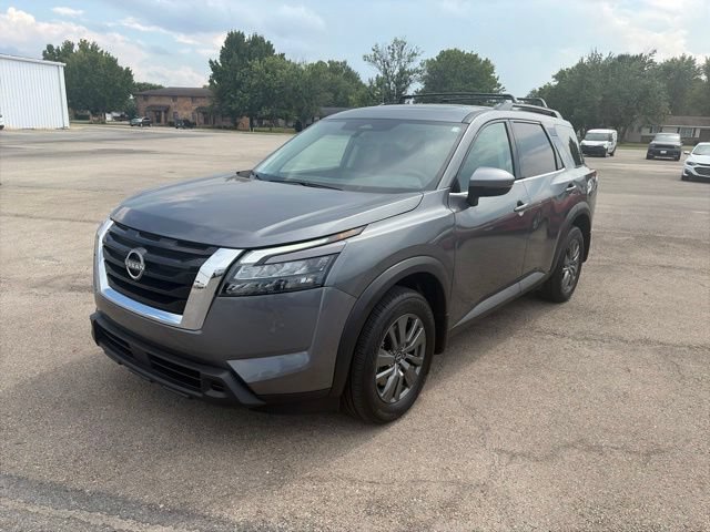Used 2025 Nissan Pathfinder SV w/ SV Premium Package AWD/4WD image 2