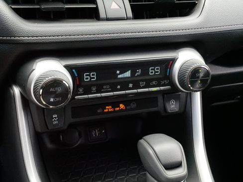 Certified 2025 Toyota RAV4 XLE AWD/4WD image 23