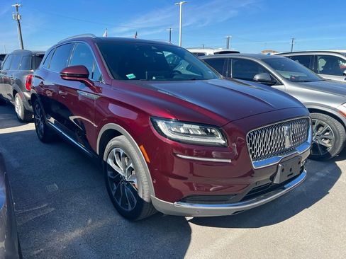 Used 2022 Lincoln Nautilus Reserve w/ Equipment Group 201A image 2