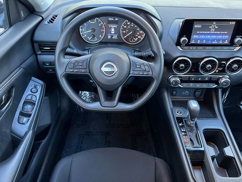 Used 2025 Nissan Sentra S image 11