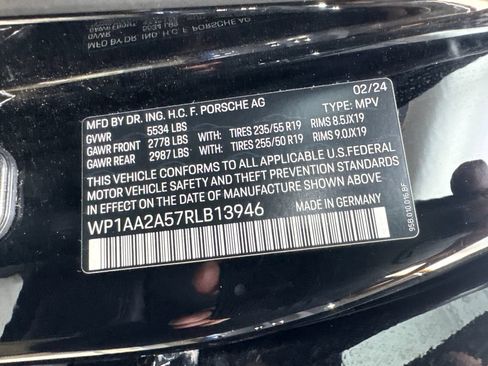 Used 2024 Porsche Macan AWD/4WD image 88