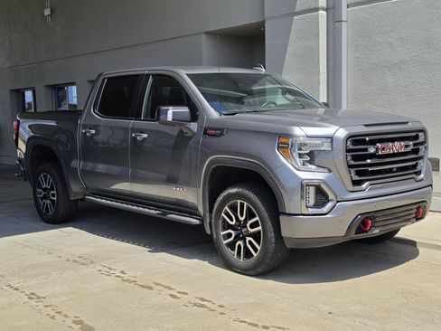 Used 2021 GMC Sierra 1500 AT4 w/ AT4 Premium Package AWD/4WD image 3