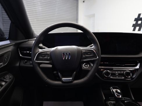 Used 2024 Buick Envista Sport Touring w/ Convenience I Package FWD image 20