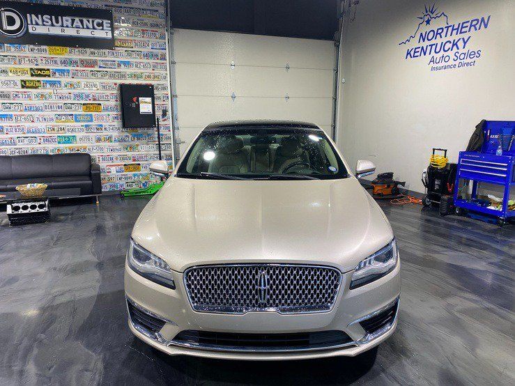 Used 2017 Lincoln MKZ Reserve w/ Climate Package FWD image 3