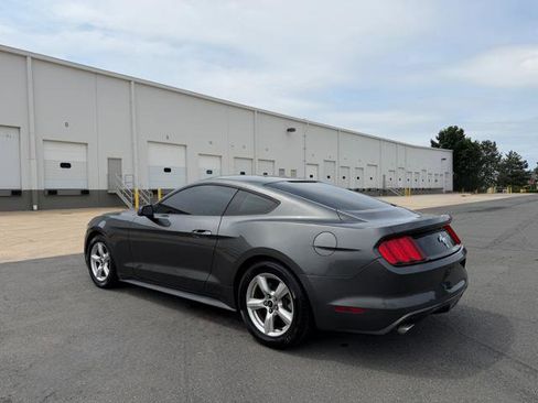 Used 2017 Ford Mustang Coupe RWD image 3