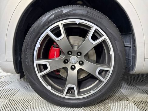 Used 2018 Maserati Levante GranLusso image 24