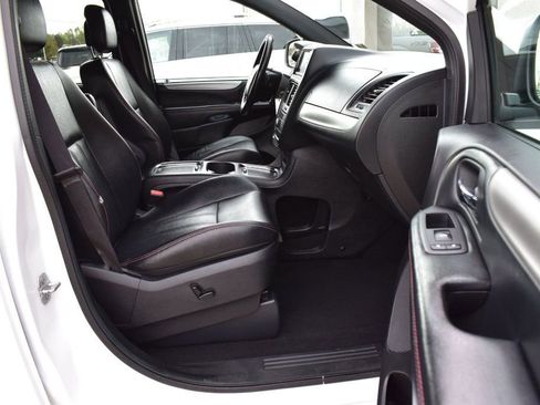 Used 2019 Dodge Grand Caravan GT image 17