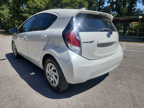 Used 2016 Toyota Prius C One FWD image 5