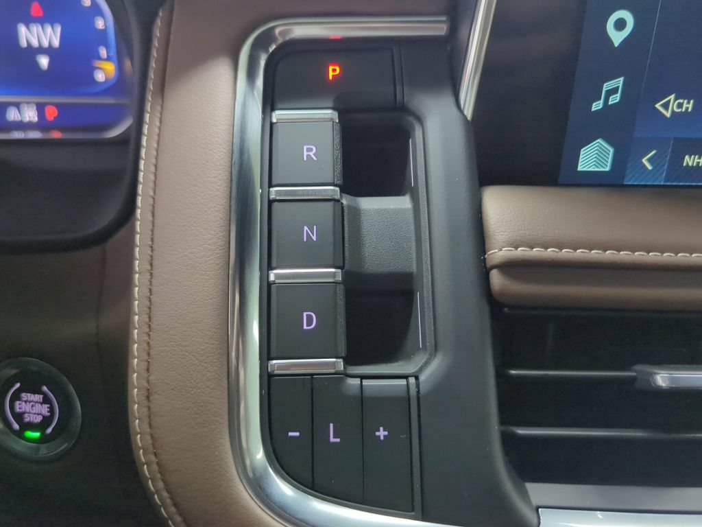 Used 2023 Chevrolet Tahoe High Country AWD/4WD image 22