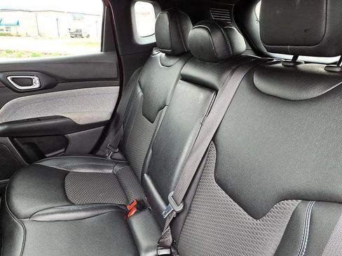 Used 2024 Jeep Compass Latitude image 18