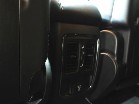Used 2018 Jeep Grand Cherokee Altitude image 15