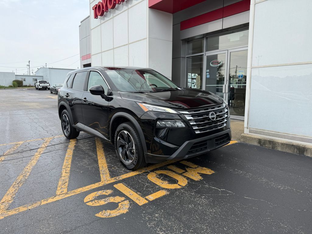 Used 2024 Nissan Rogue SV AWD/4WD image 3