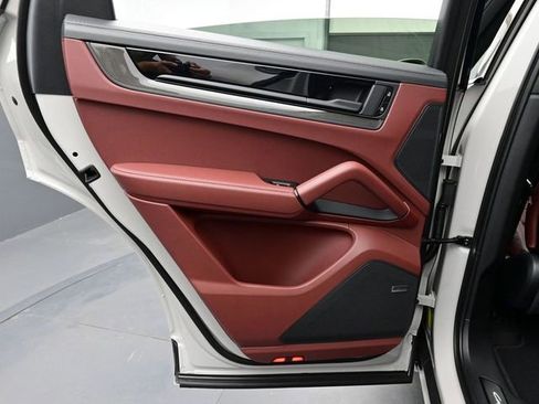 New 2026 Porsche Cayenne GTS AWD/4WD image 13