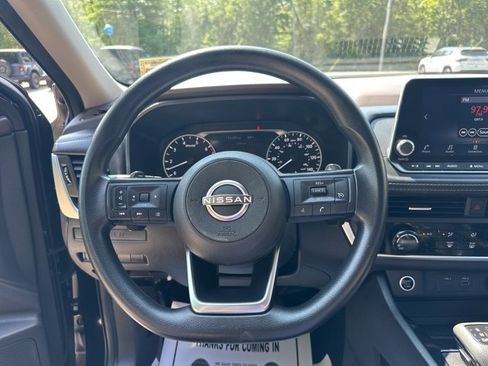 Used 2023 Nissan Rogue S image 17