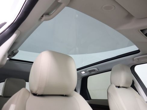 Certified 2024 Land Rover Discovery Sport S image 19