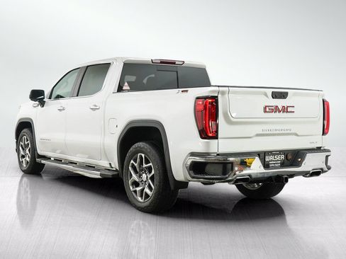 Used 2023 GMC Sierra 1500 SLT AWD/4WD image 3
