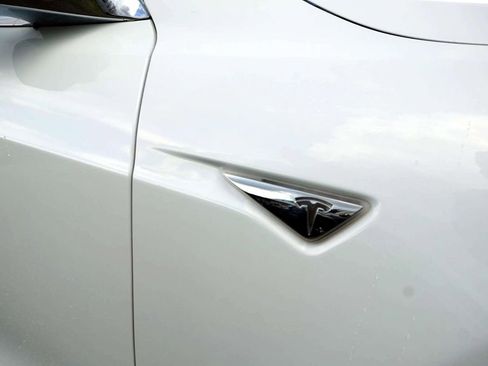 Used 2016 Tesla Model S AWD image 10