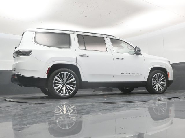 Used 2023 Jeep Grand Wagoneer Series III AWD/4WD image 52