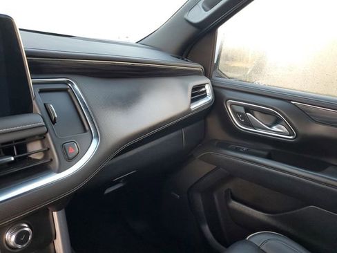 Used 2024 GMC Yukon SLT RWD image 25