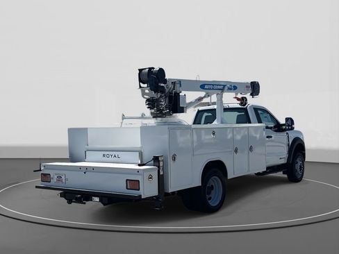 New 2025 Ford F550 2WD Regular Cab Super Duty image 5