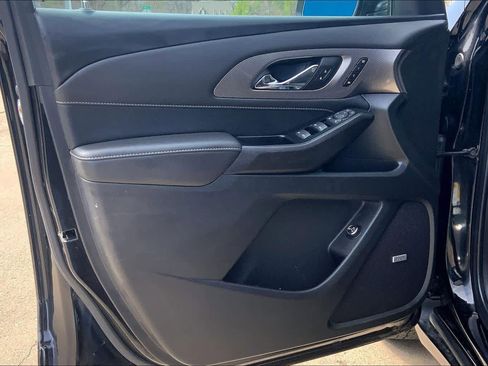 Used 2023 Chevrolet Traverse Premier image 22