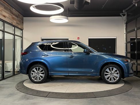 Used 2023 MAZDA CX-5 Signature image 2