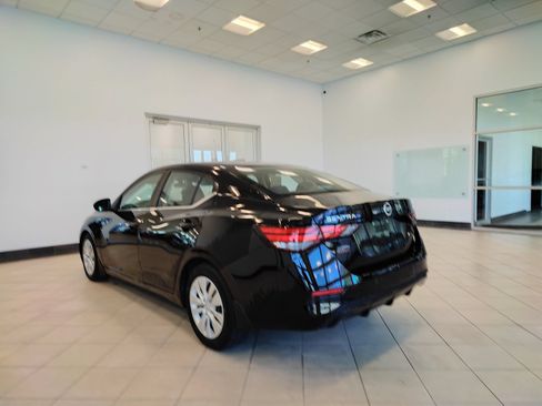 Used 2020 Nissan Sentra S FWD image 5