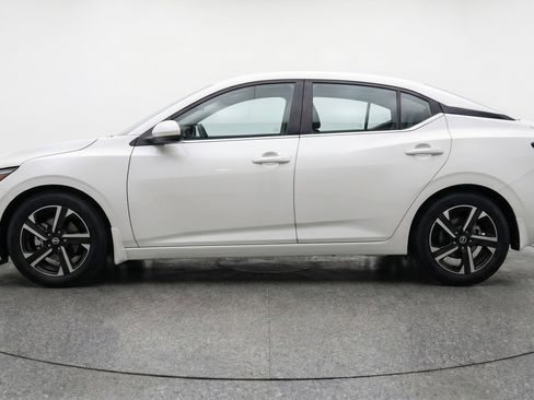 Used 2025 Nissan Sentra SV FWD image 5