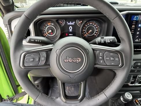 Used 2025 Jeep Wrangler Unlimited Sport AWD/4WD image 16